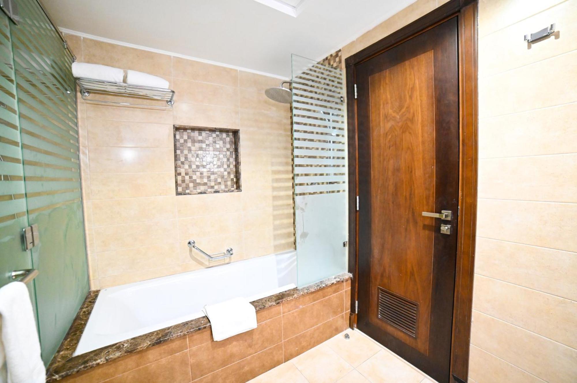 Seven Seas Hotel Dubai Luaran gambar